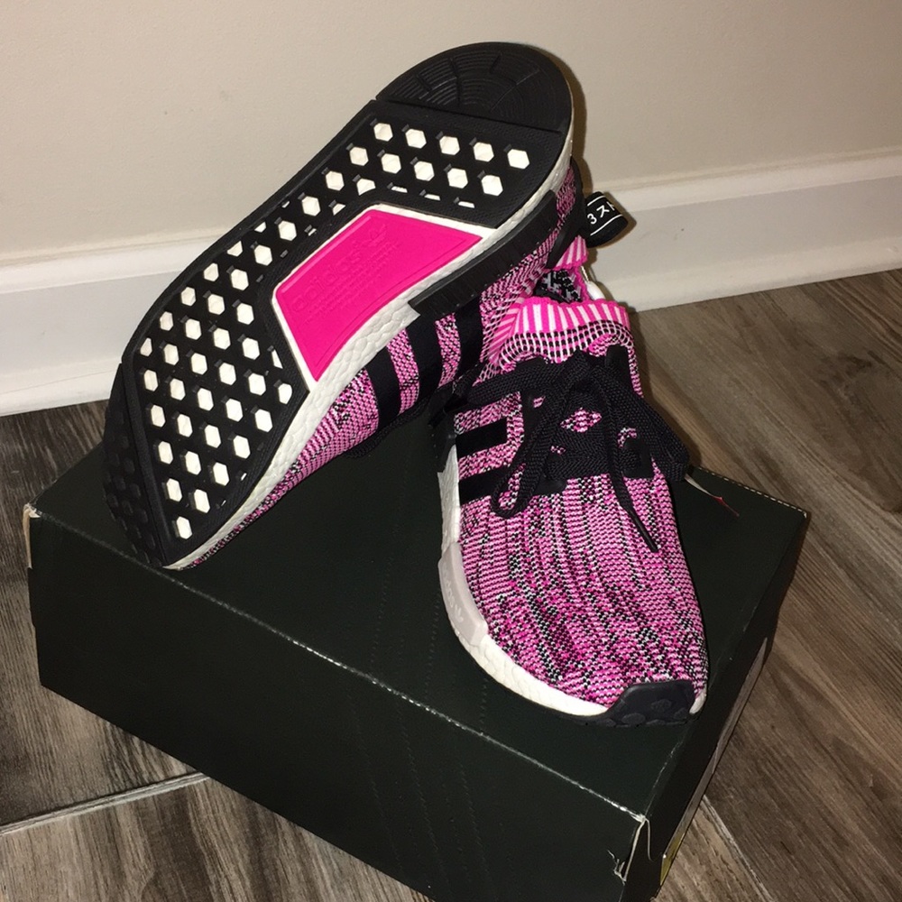 Adidas NMD R1 Pink NWT